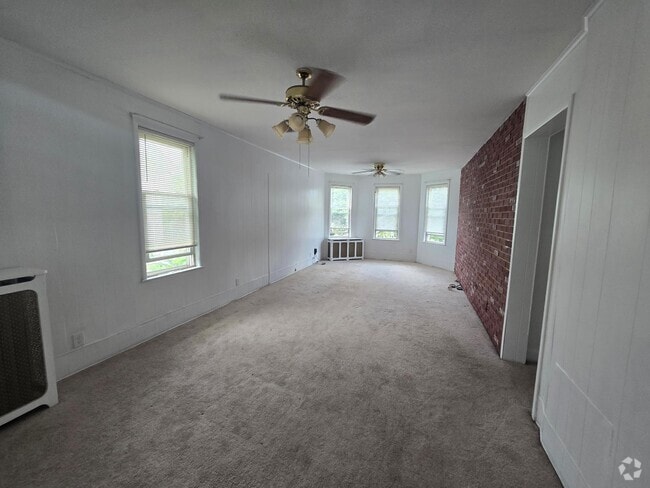 Building Photo - 26 S High St Unit 2 Rental