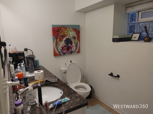 Photo - 2102 W Belle Plaine Ave Unit G