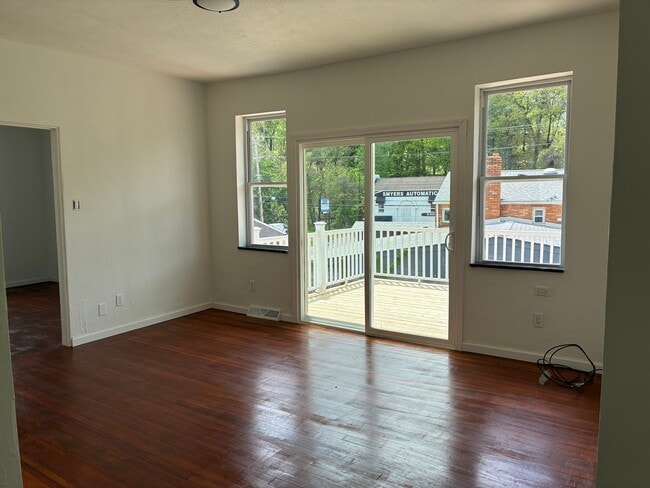 Photo - 3409 Evergreen Rd