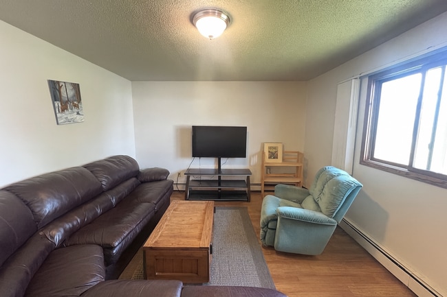 Building Photo - 1406-1408 Birch Ave Unit 1408 Birch Ave Rental