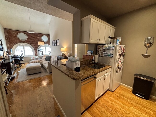 Building Photo - 106 13th St Unit 234 Rental