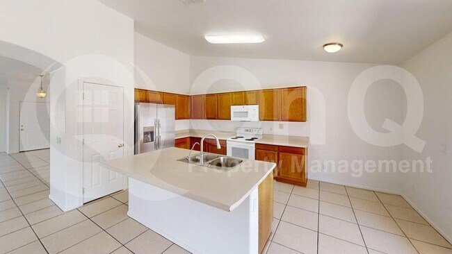 Photo - 625 E Rancho Viejo Loop