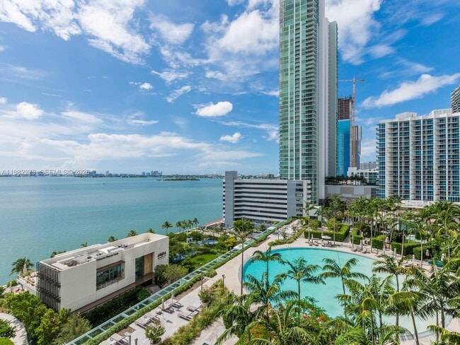 Building Photo - 650 NE 32nd St Unit 904