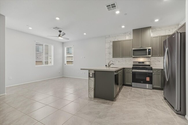 Photo - 1180 Heliodor Ave