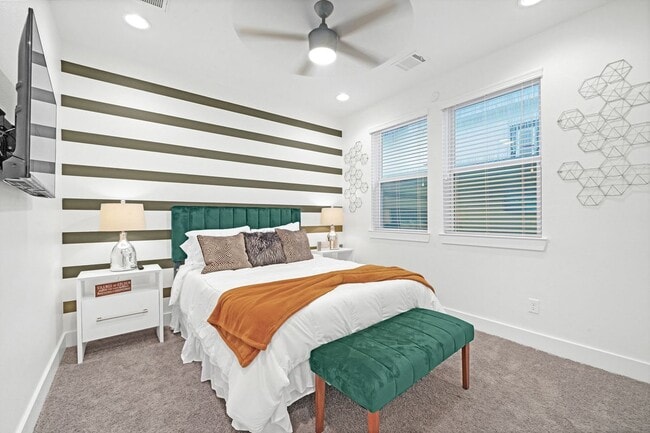 Photo - 2712 Nagle St