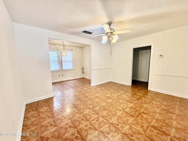 Photo - 3510 Stanley St