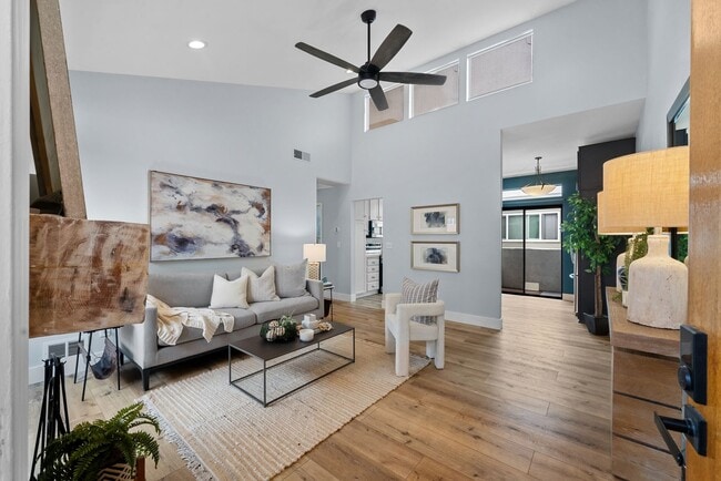 Photo - Charming 2 Bedroom 2 Bath In Beautiful Hillcrest