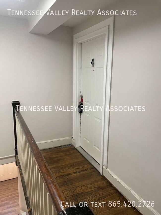 Photo - 419 Noelton Dr SW