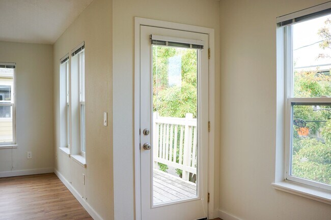 Photo - 220 SW Meade St Unit 220-06