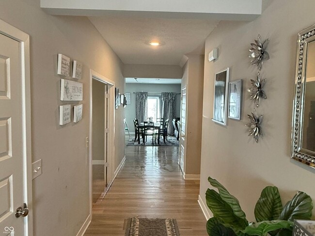 Photo - 8754 Laurelton Pl