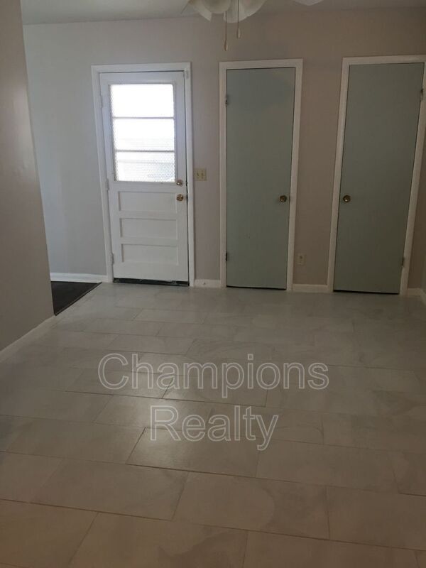 Photo - 1167 Staunton Dr