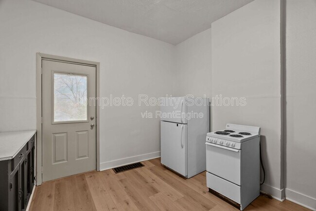 Photo - 4427 S 38th St