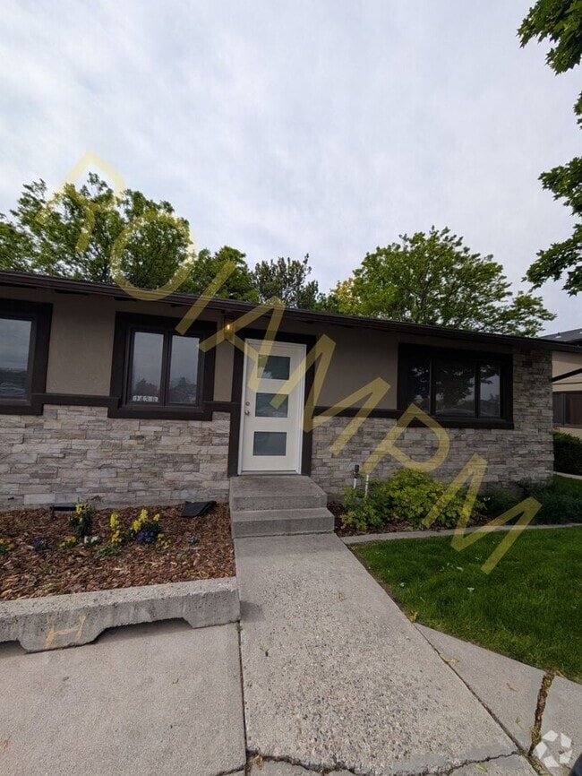 Building Photo - 143 Robbins Ave Unit 143 Robbins B Rental
