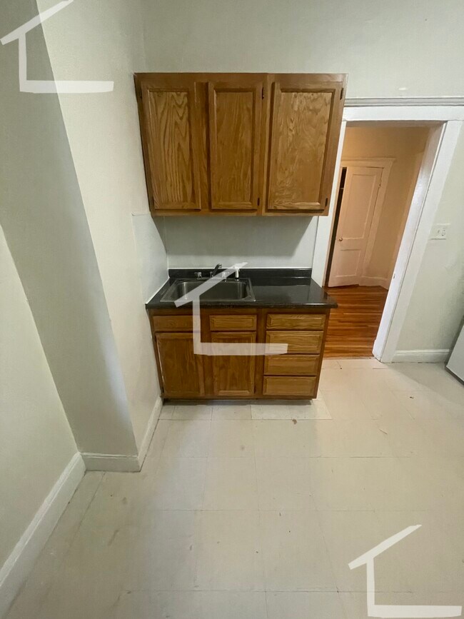 Building Photo - 1687 Commonwealth Ave Rental
