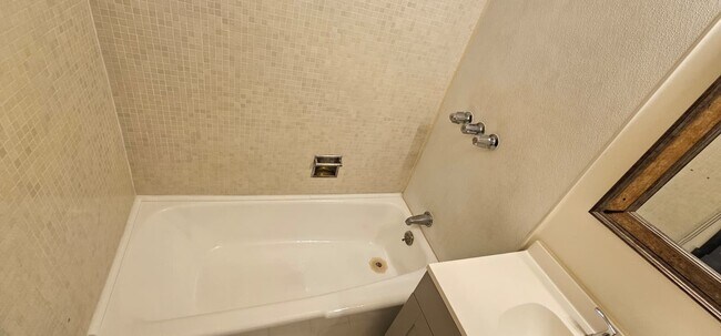 Photo - 206 N Park View St Unidad 104