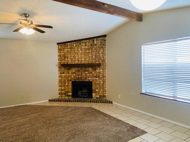 Building Photo - 830 Hardy Springs Cir Unit A