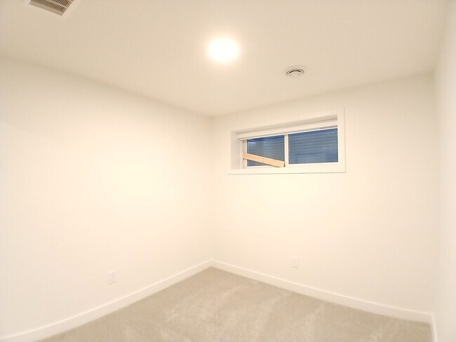 Photo - 5100 River’s Edge Wy NW Unité Lower