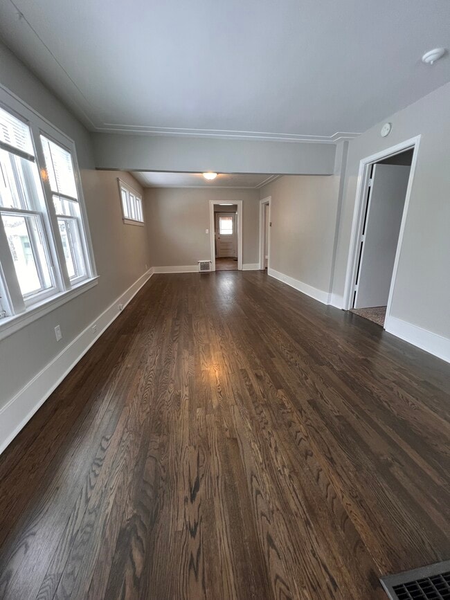 Photo - 1343 Houseman Ave NE