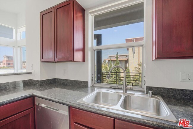 6400 Crescent Prk E Unit 424