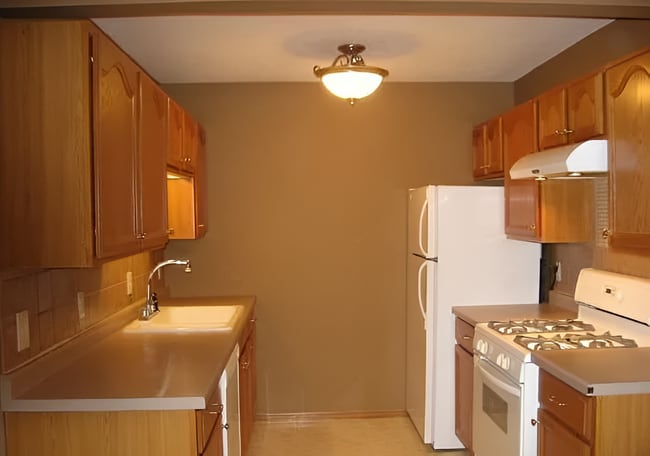 Building Photo - 1601 N Innsbruck Dr Unit Black Forest Condominium