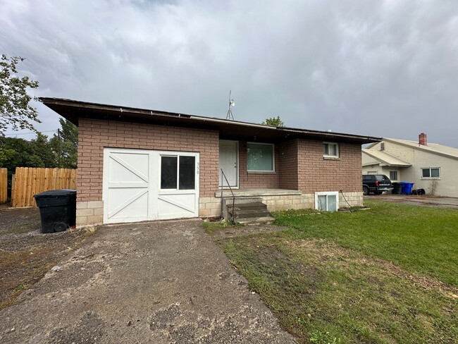 358 W 4th S Unit A