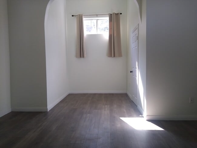 Building Photo - 200 Mooney Dr Unit 200 Mooney dr Rental