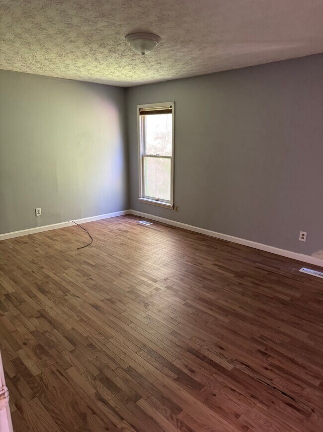 Bedroom #1 - 107 Richmond Hill Est
