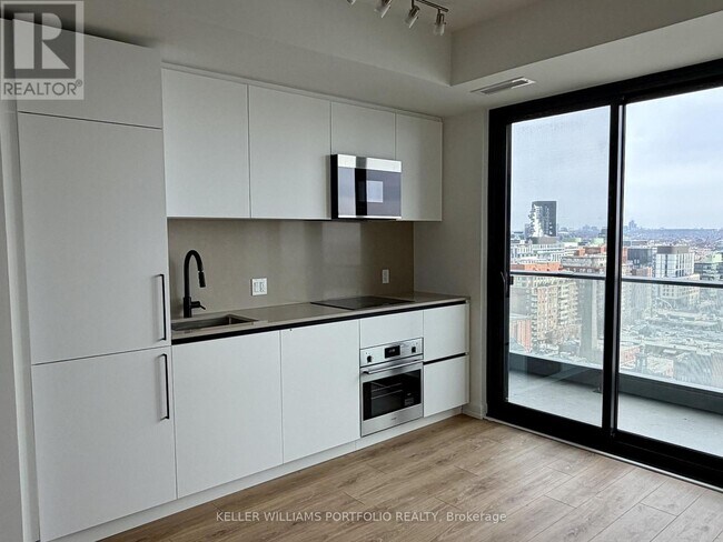 Photo - 35 Parliament St Unité 1713