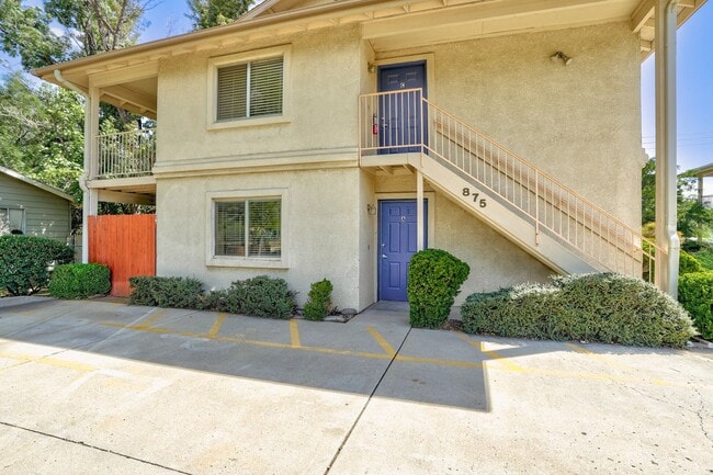 Building Photo - 875 Gail Gardner Way Unit A