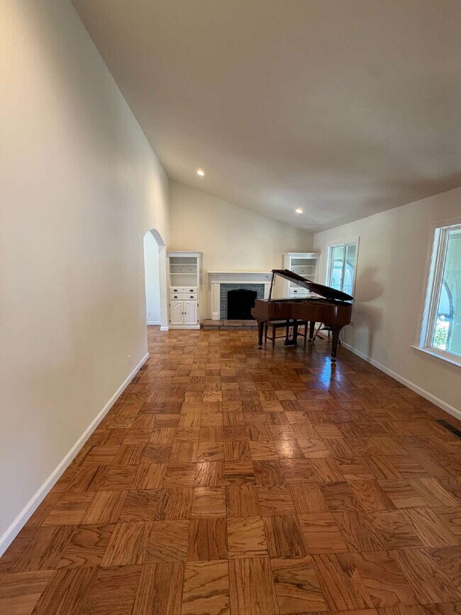 Photo - "Charming Walnut Creek Retreat: Spacious 4-Bedroom Home with Elegant Granite Kitchen, Cozy Firepl...
