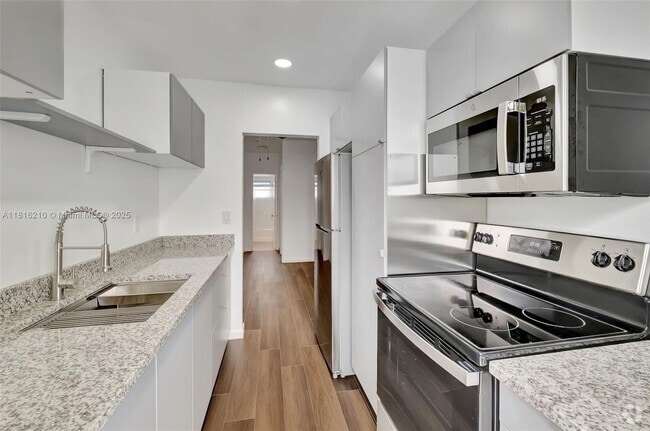 Building Photo - 1334 Euclid Ave Unit 8 Rental