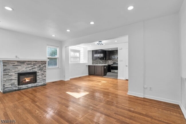 Photo - 2144 Tyler St