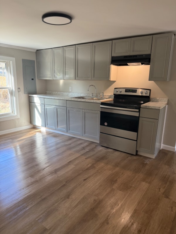 Photo - 103 Ellis St SW