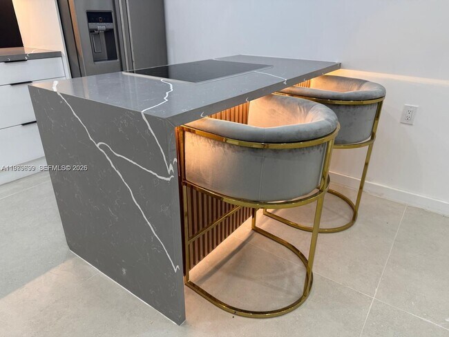 Photo - 401 NW 131st St