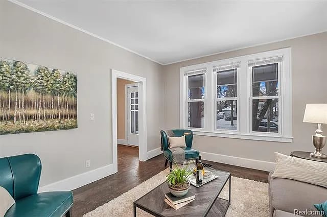 Photo - 22216 Park St