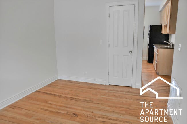 Photo - 1210 W Waveland Ave Unit 3