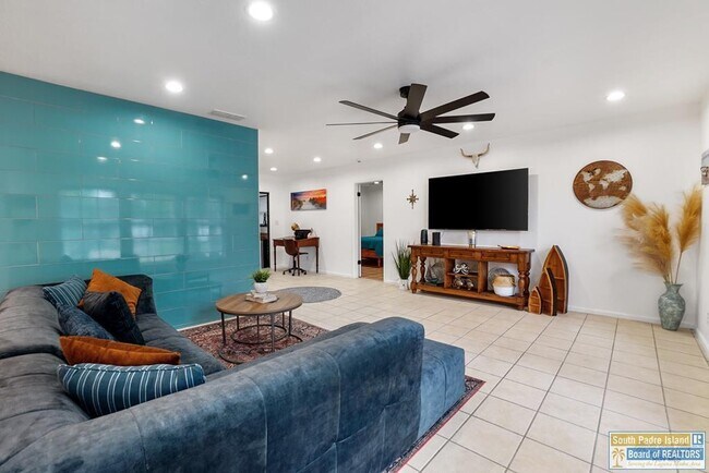 421 Mesquite Dr
