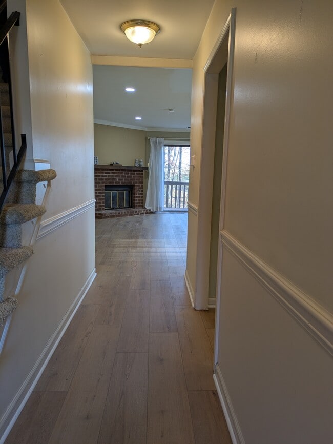 Photo - 114 Neyland Ct