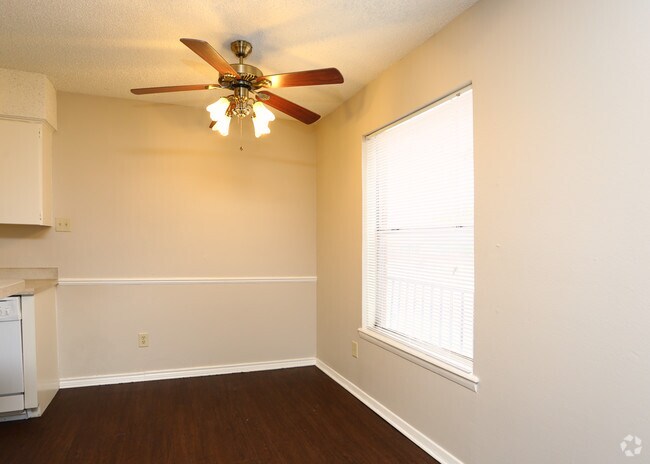 2BD,2BA - 1045 SF