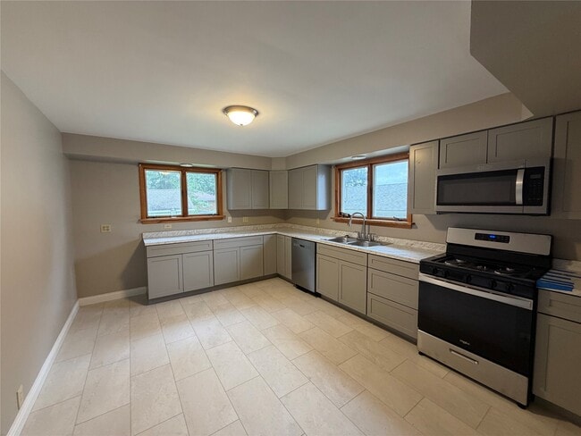 Photo - 4250 Harding Dr