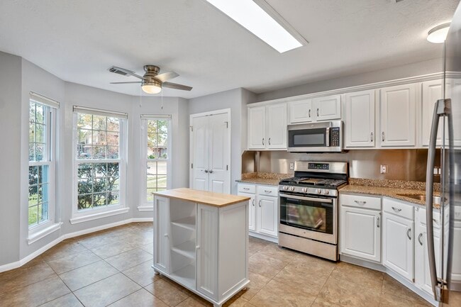 Building Photo - 2923 Goldspring Ln