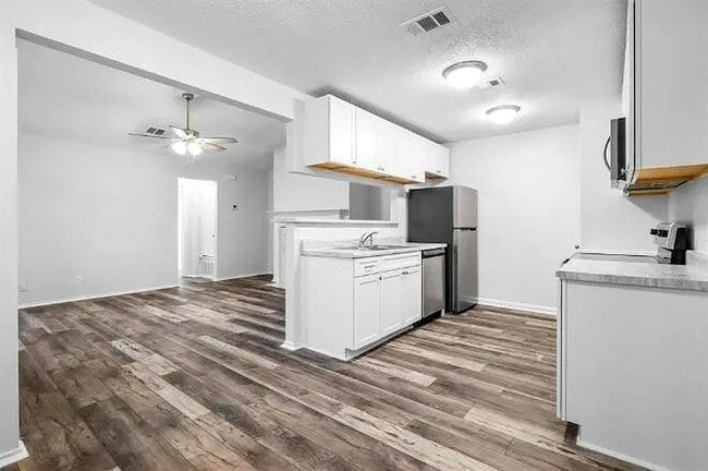 Photo - 13306 Waverly Ct