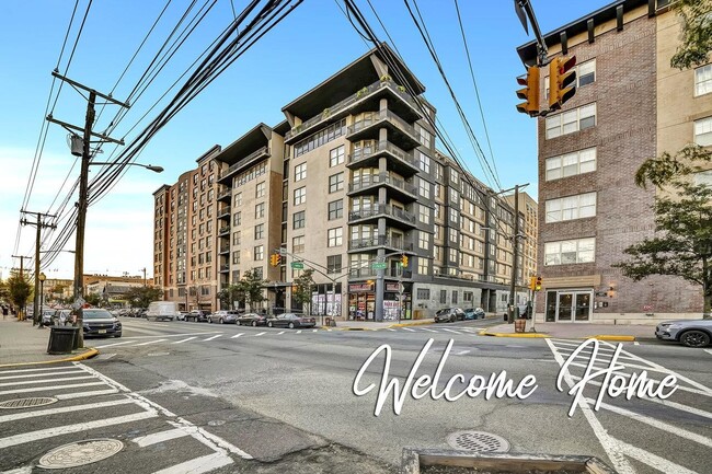 Building Photo - 4315 Park Ave Unit 3H
