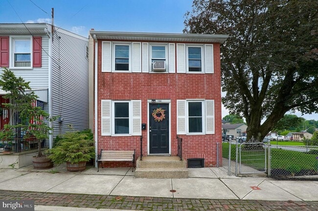Building Photo - 1102 Lancaster Ave Unit Front Rental