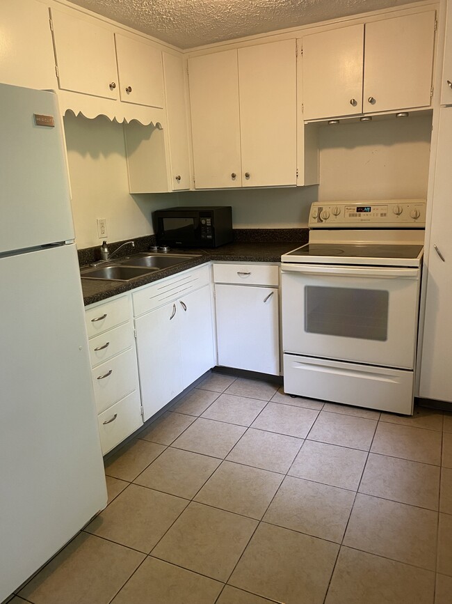 Cocina - 8715 Valley View Dr.