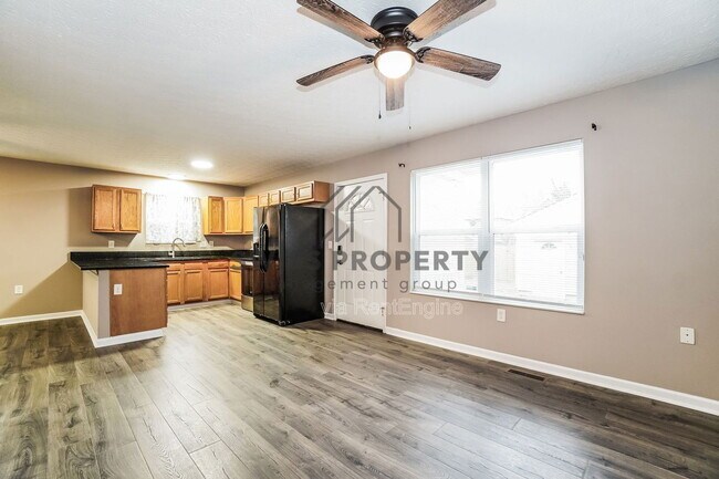 Photo - 673 Gilbert St