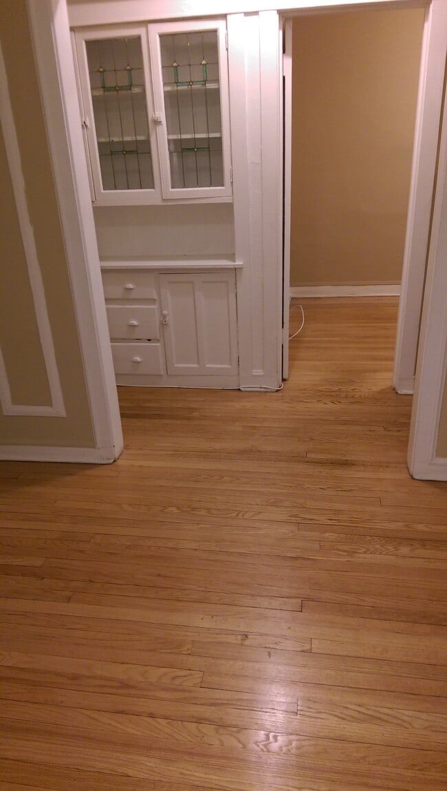 Photo - 829 W Cornelia Ave Unit 2E