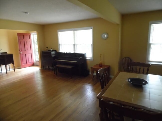 Photo - 1107 Shoreview Dr