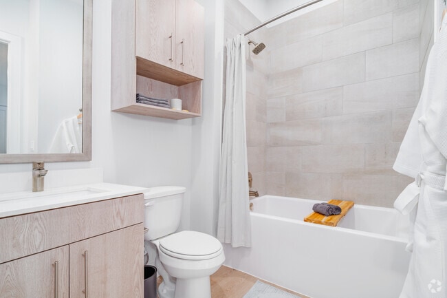 2BR, 2BA - 1106SF - Bathroom 1