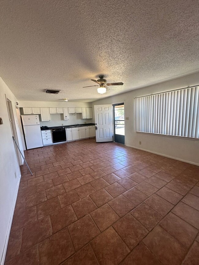 Photo - Very Spacious 1 Bed Du-Plex!